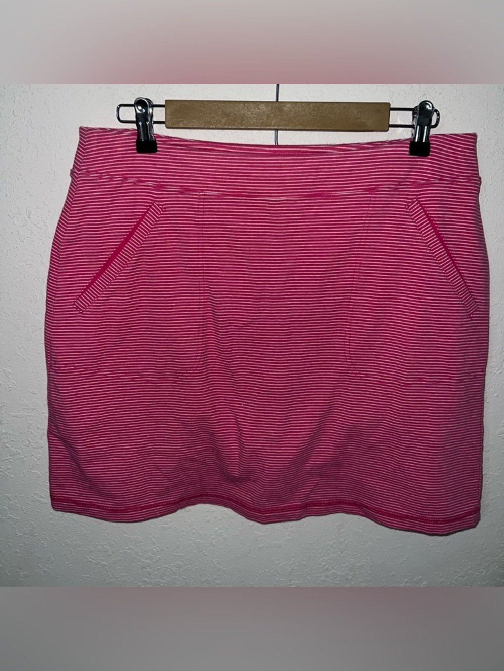 Talbots Hello Saturday Skort Skirt w/ Short Hot Pink White Stripe
Jersey Medium